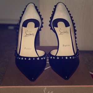 Never Worn Christian Louboutin Irishell Pumps - 39